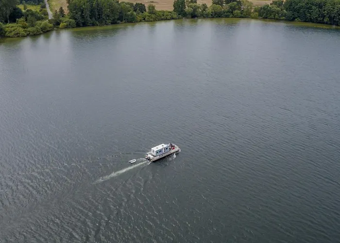 Hangar 19 Seecamper * Schwerin (Mecklenburg-Vorpommern)
